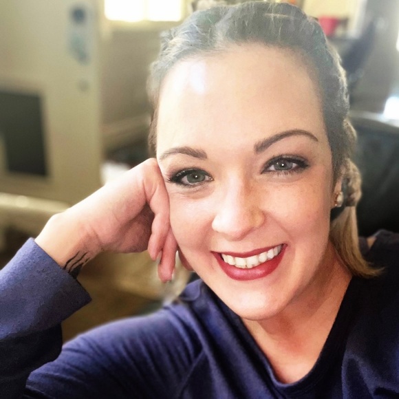 Meet your Posher, Christina - Picture 1 of 1